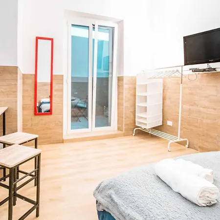 Sonnino Sealoft Apartment